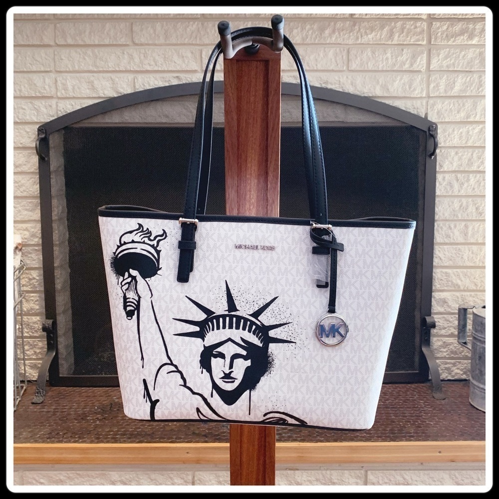MICHAEL Michael Kors NYC Jet Set Medium Travel Carryall Tote Shoulder Bag